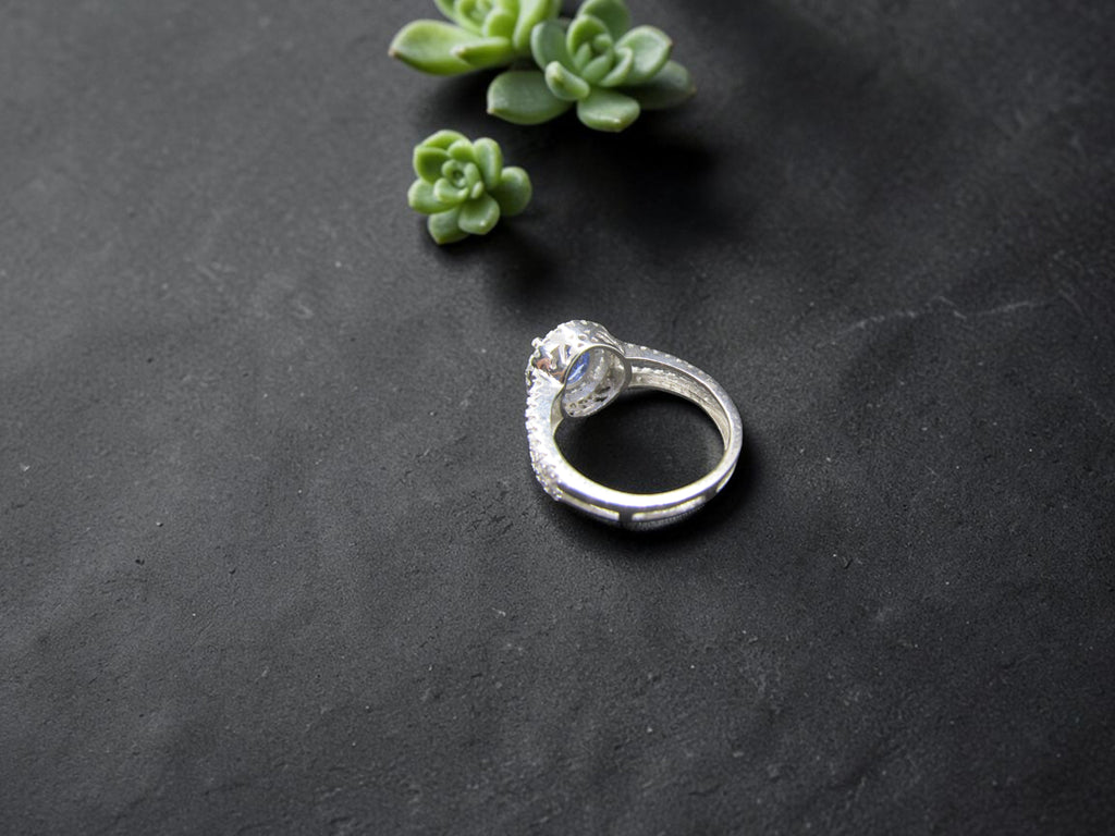 Anillo de Plata con Tanzanita Azul Violáceo