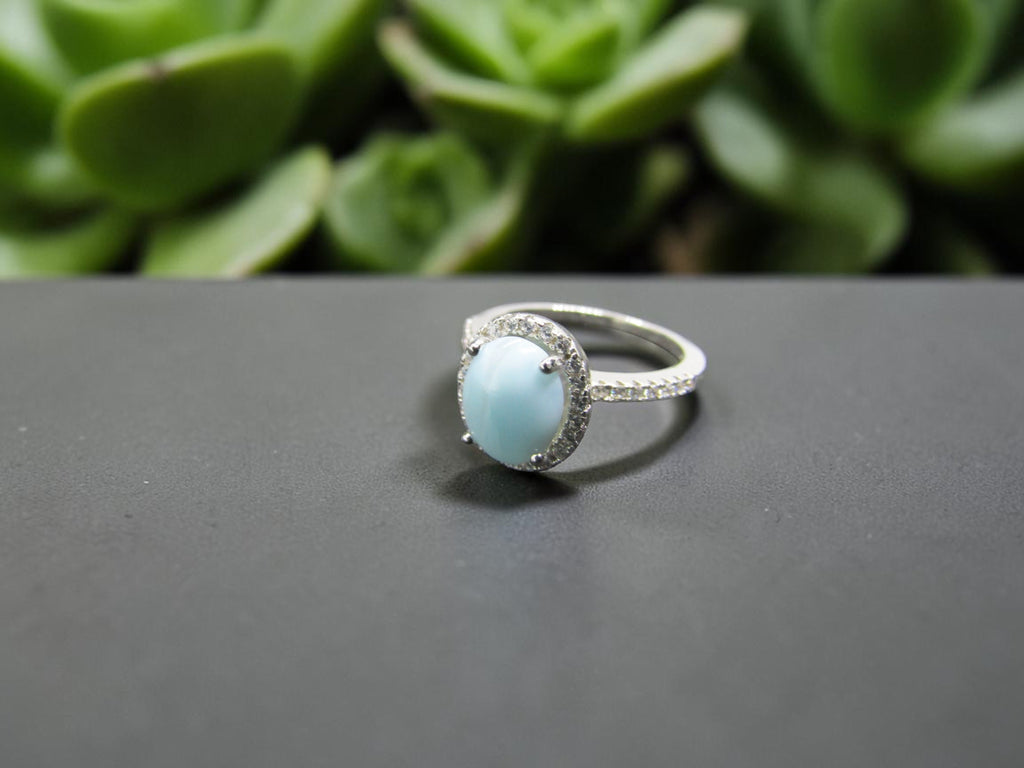 Anillo de Larimar Ovalado en Plata y Circonitas