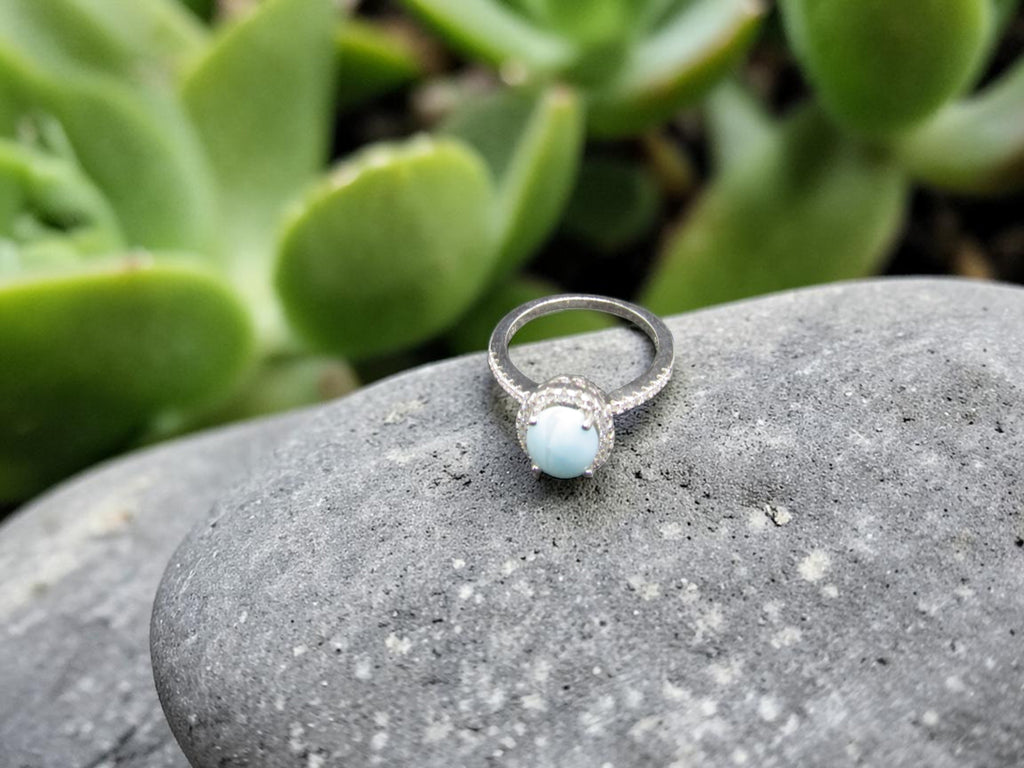 Anillo de Larimar Ovalado en Plata y Circonitas
