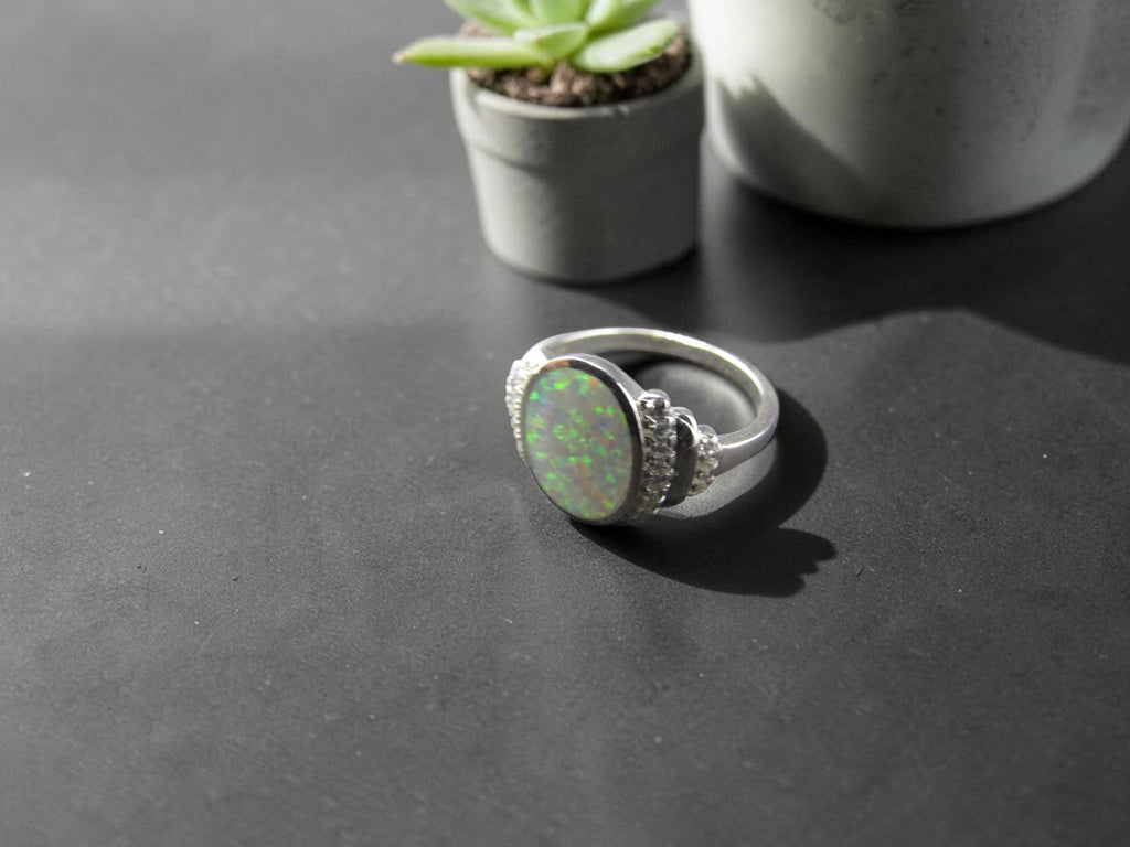 Anillo de Plata con Ópalo blanco