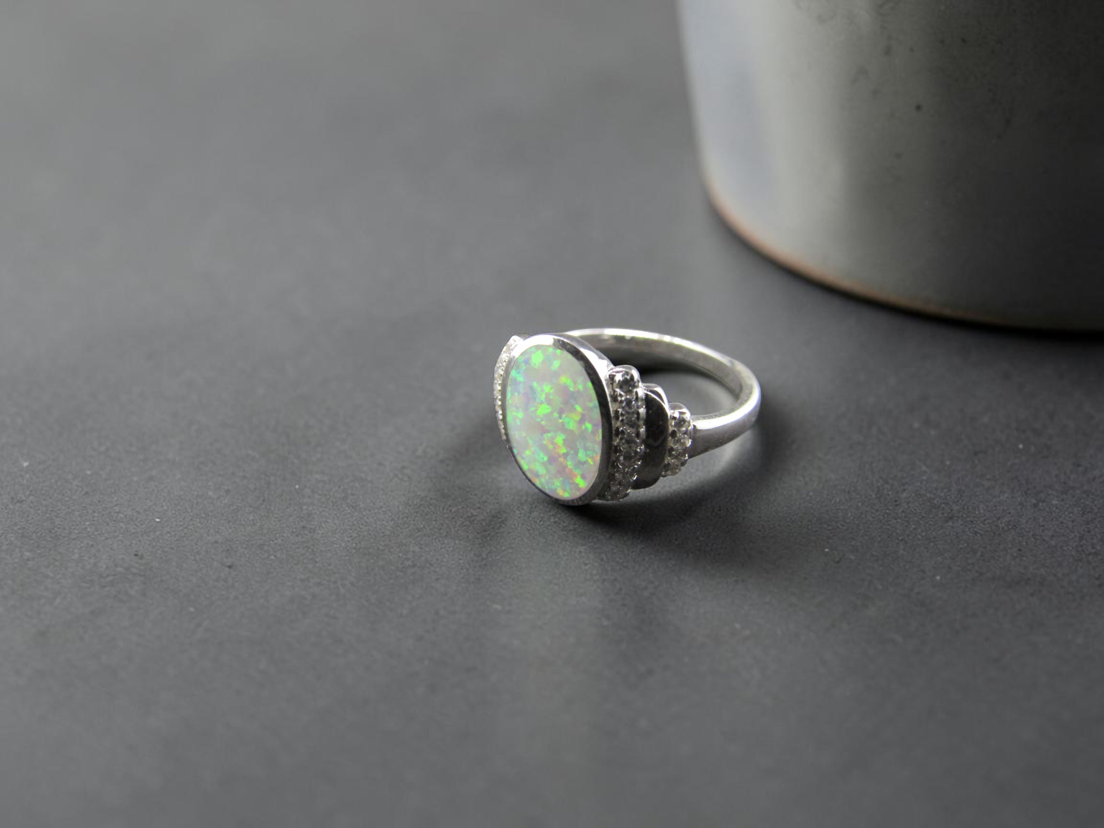 Anillo de Plata con Ópalo blanco