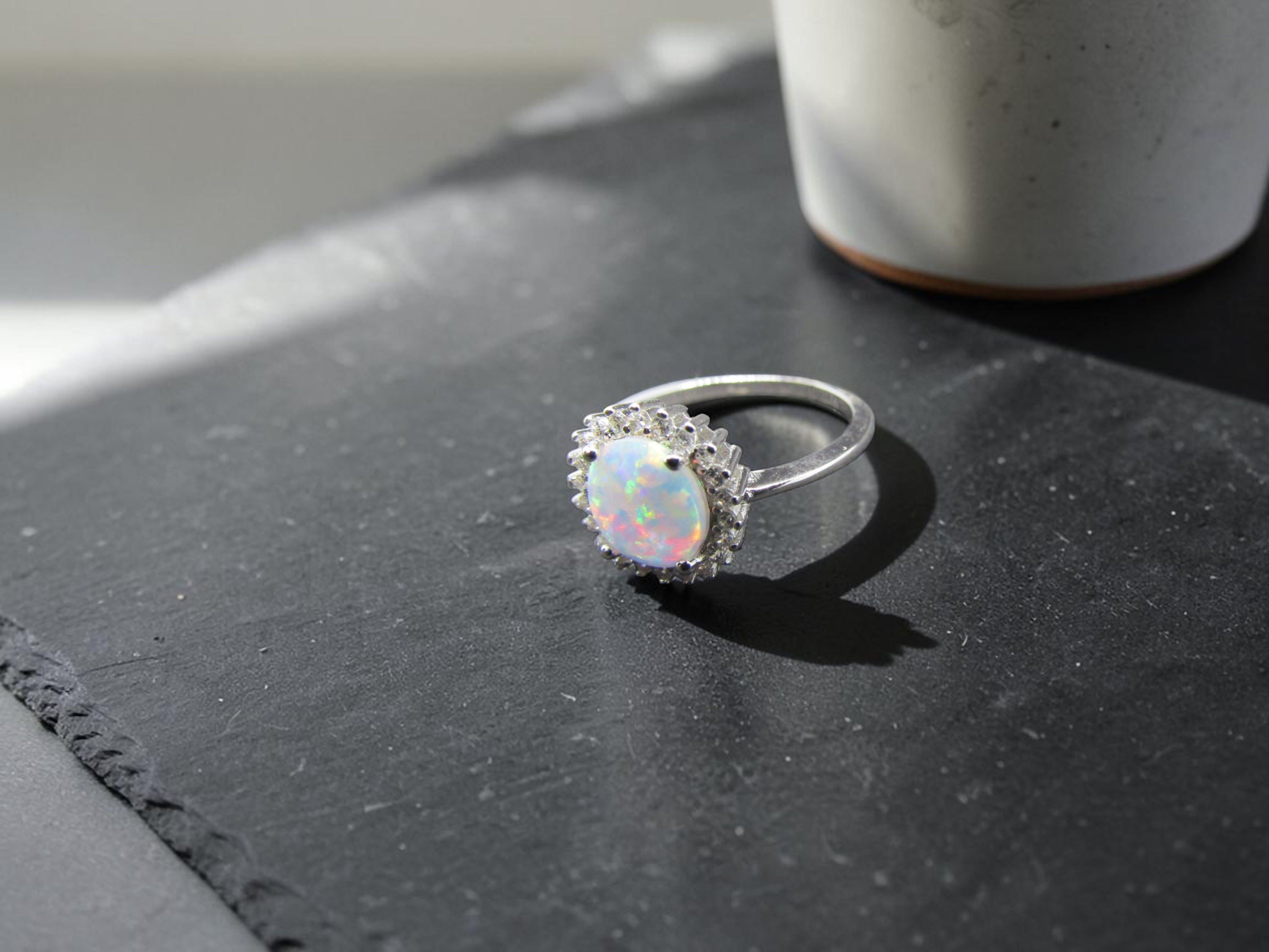Anillo de Plata Corona de Ópalo Blanco Mujer