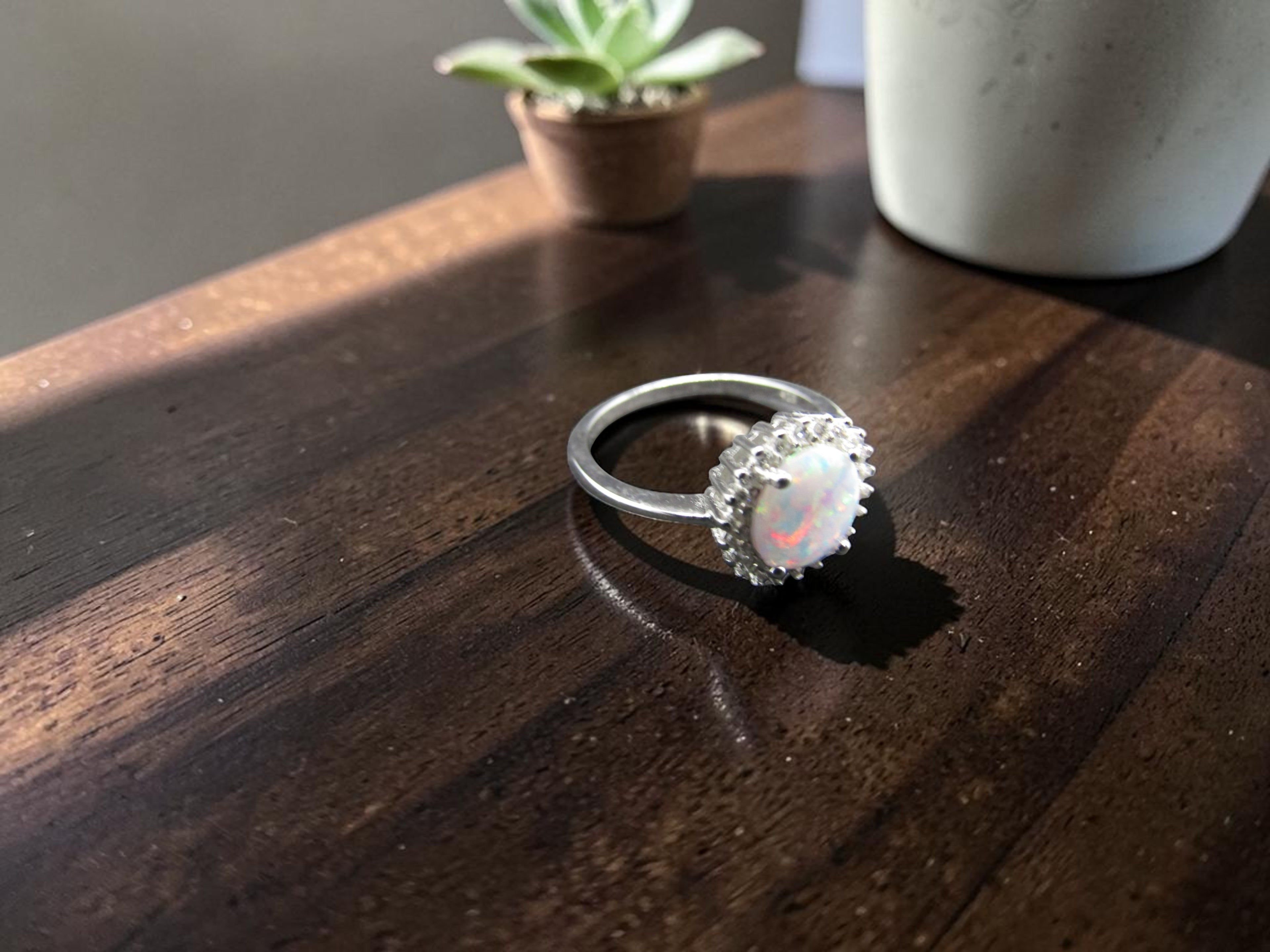 Anillo de Plata Corona de Ópalo Blanco Mujer