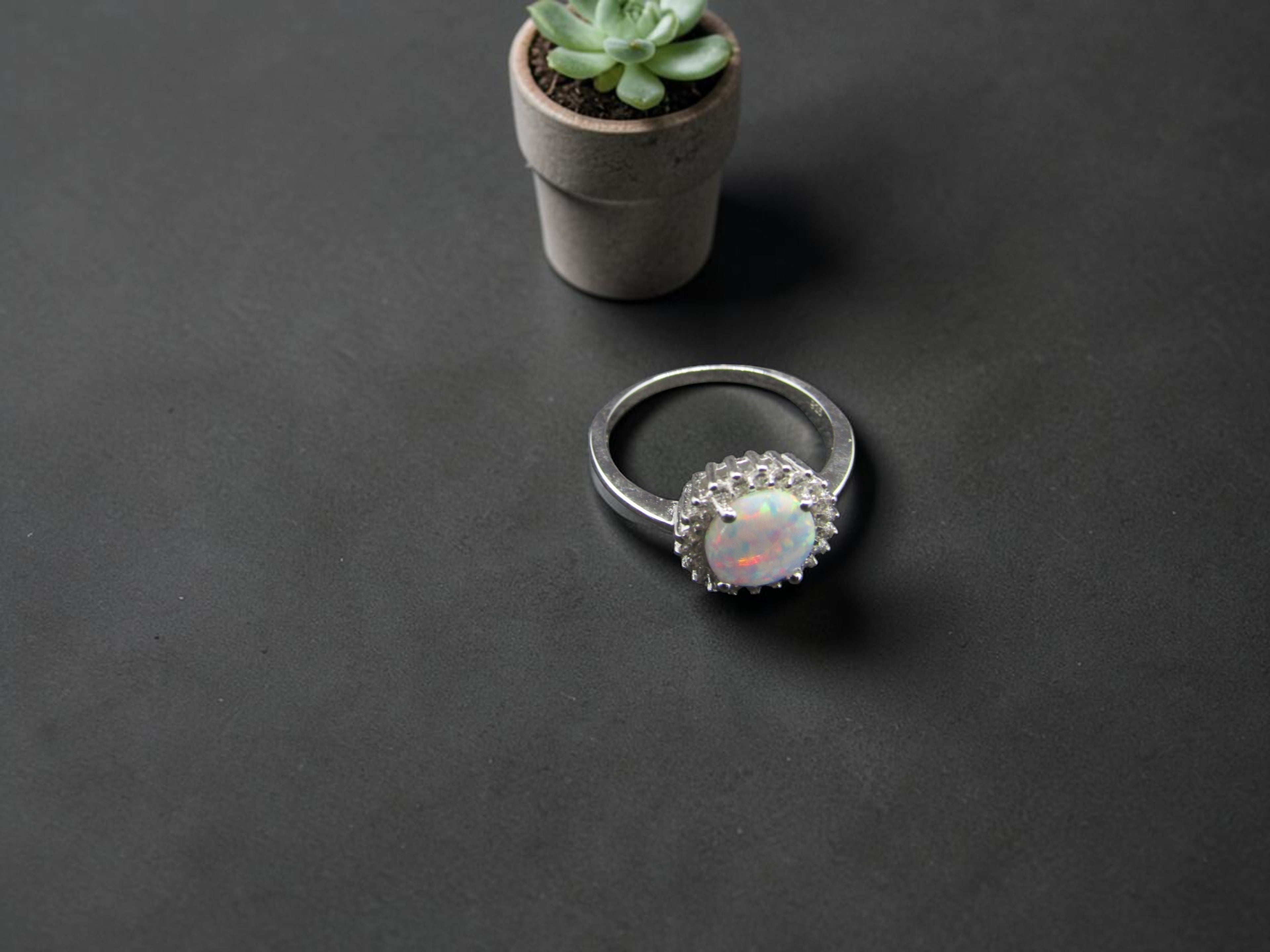Anillo de Plata Corona de Ópalo Blanco Mujer