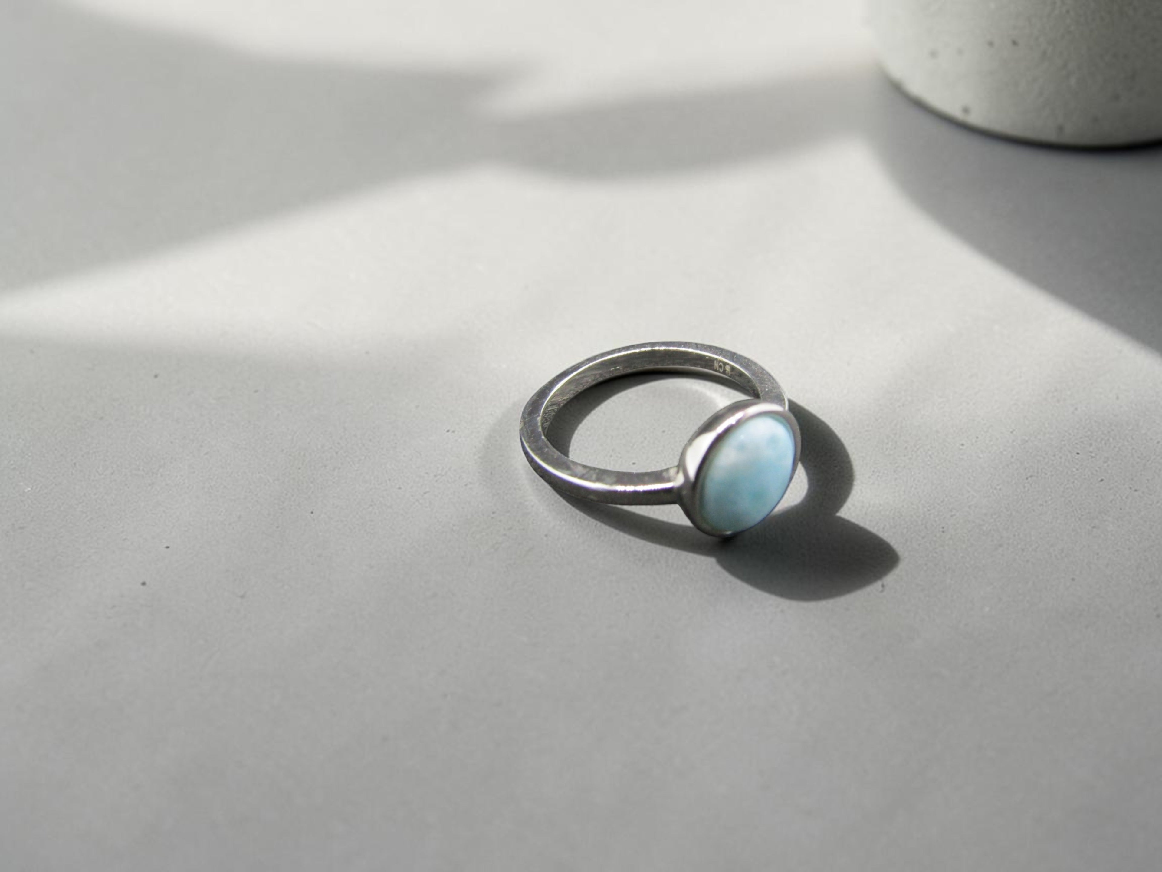 Anillo de Plata y Piedra Larimar Natural