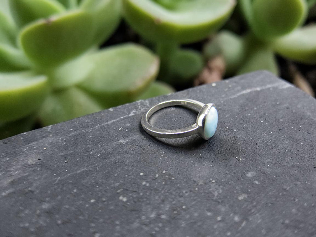 Anillo de Plata y Piedra Larimar Natural