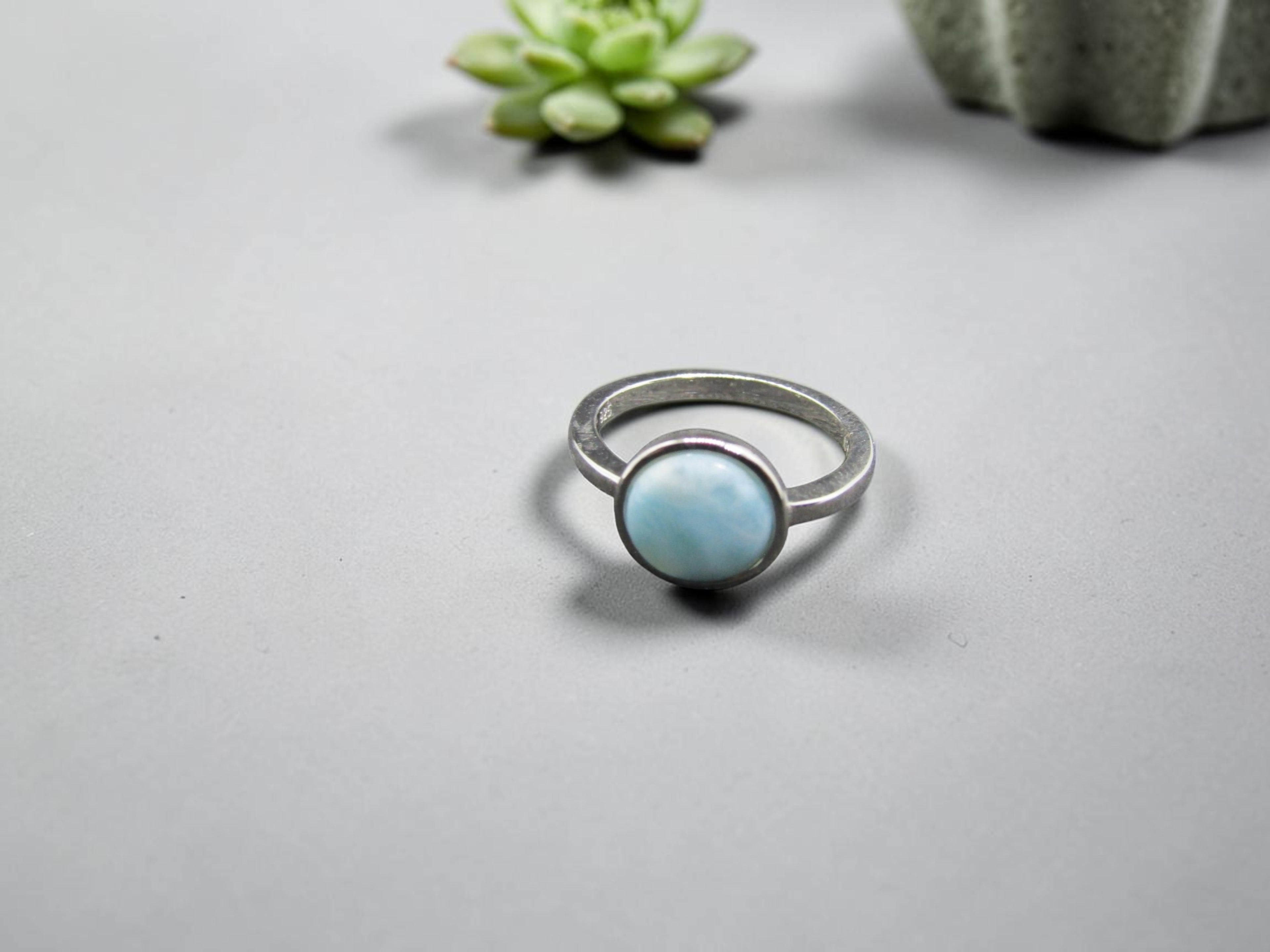 Anillo de Plata y Piedra Larimar Natural