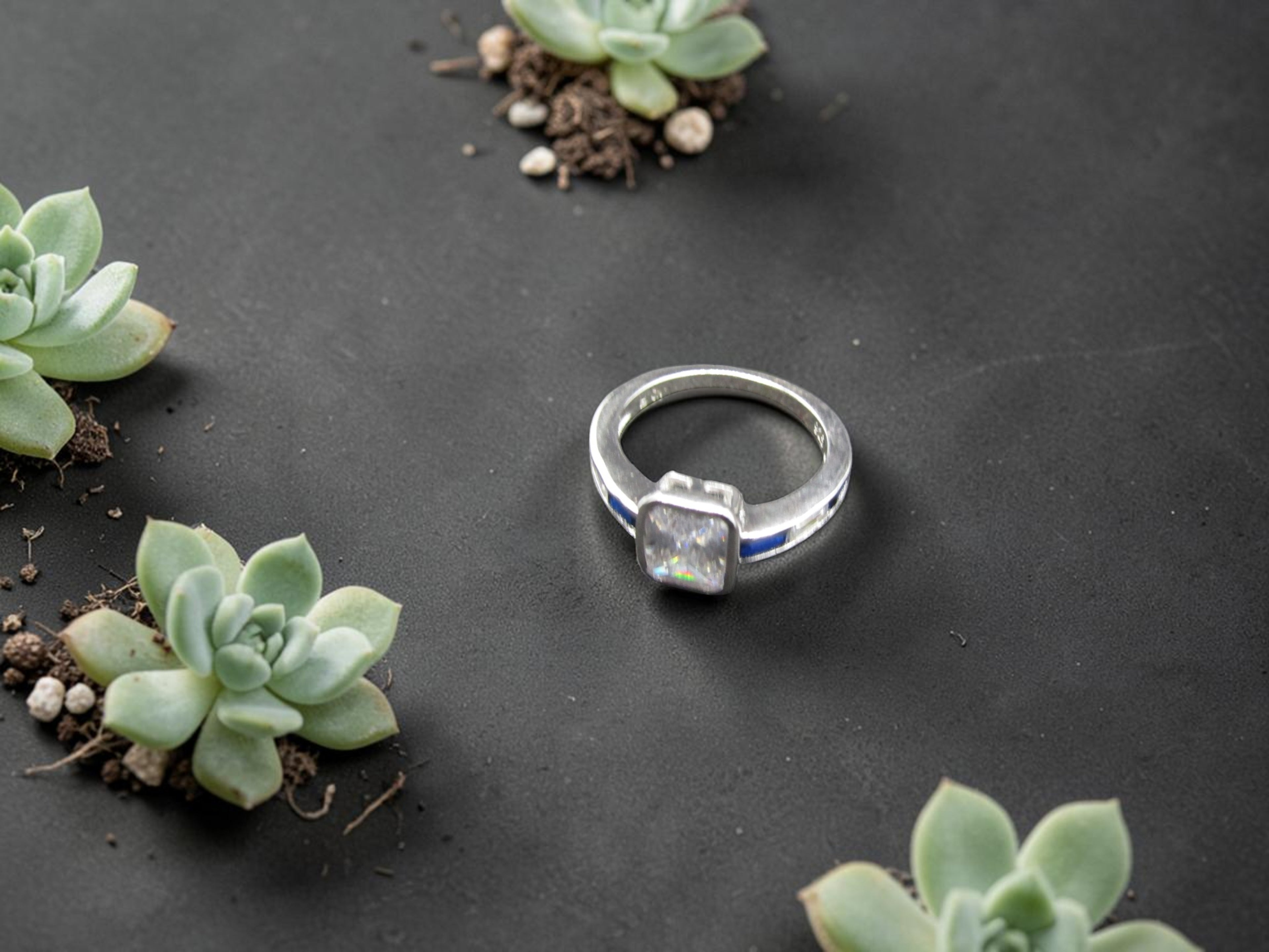Anillo de Plata Azul Zafiro y circonitas