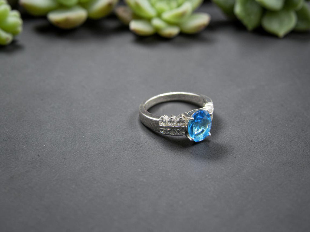 Anillo de Plata de Ley con Aguamarina