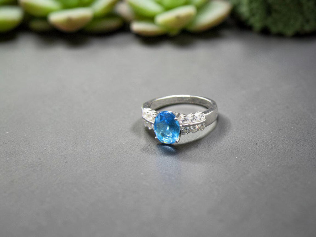 Anillo de Plata de Ley con Aguamarina