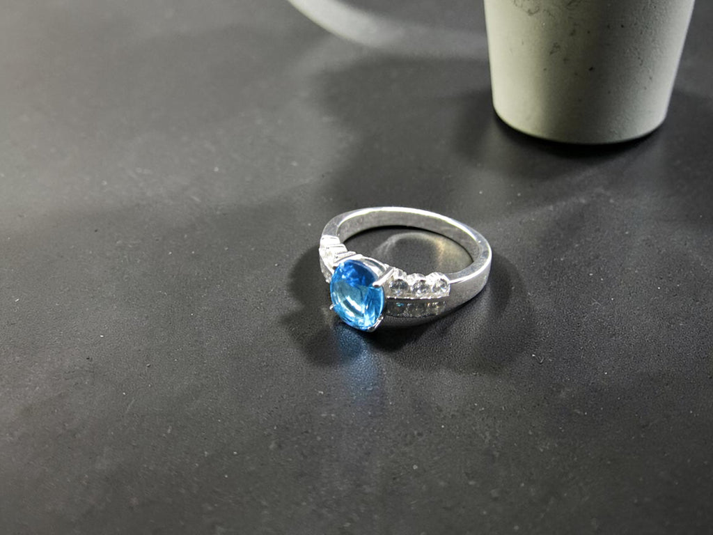 Anillo de Plata de Ley con Aguamarina