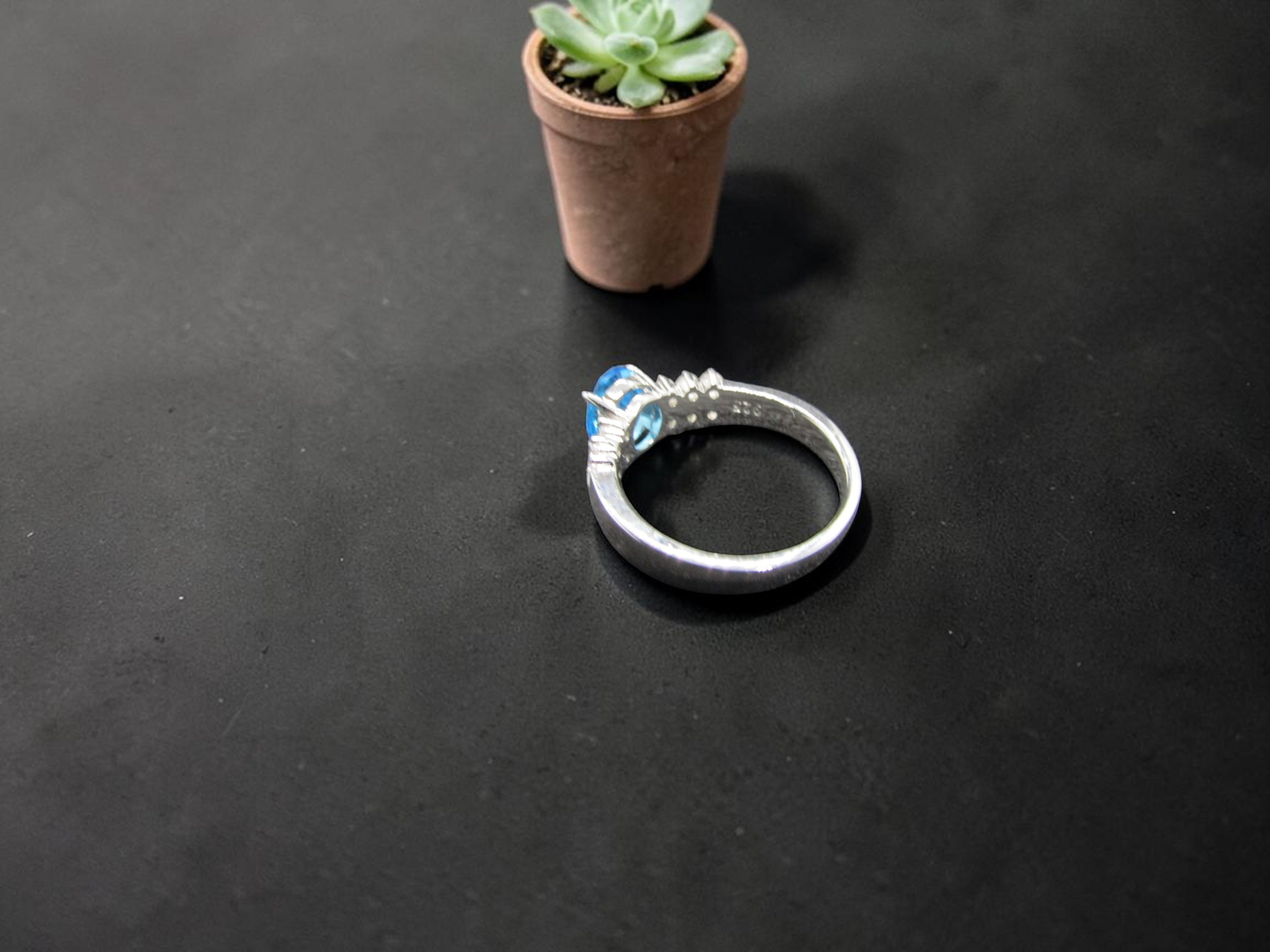 Anillo de Plata de Ley con Aguamarina