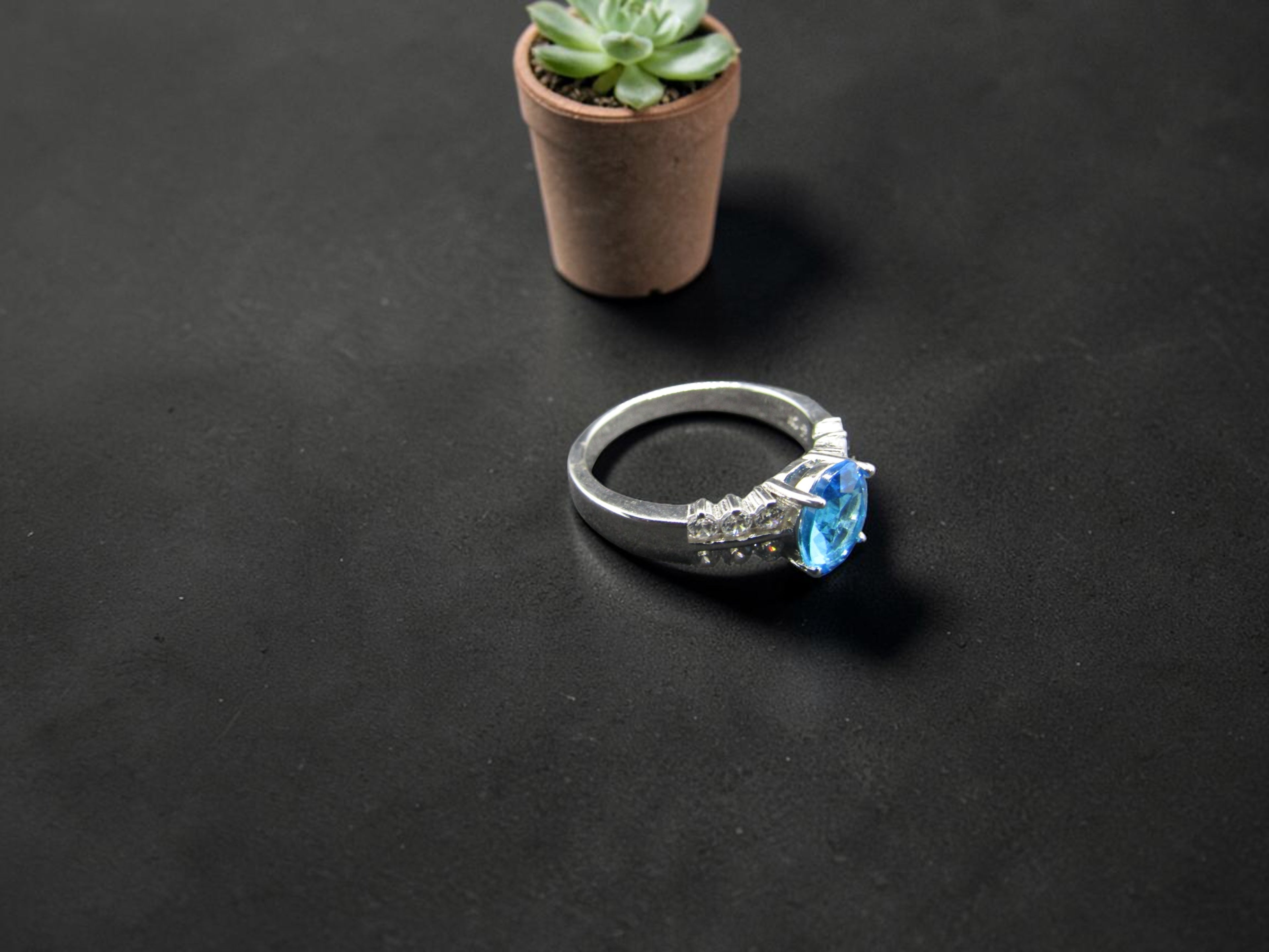 Anillo de Plata de Ley con Aguamarina
