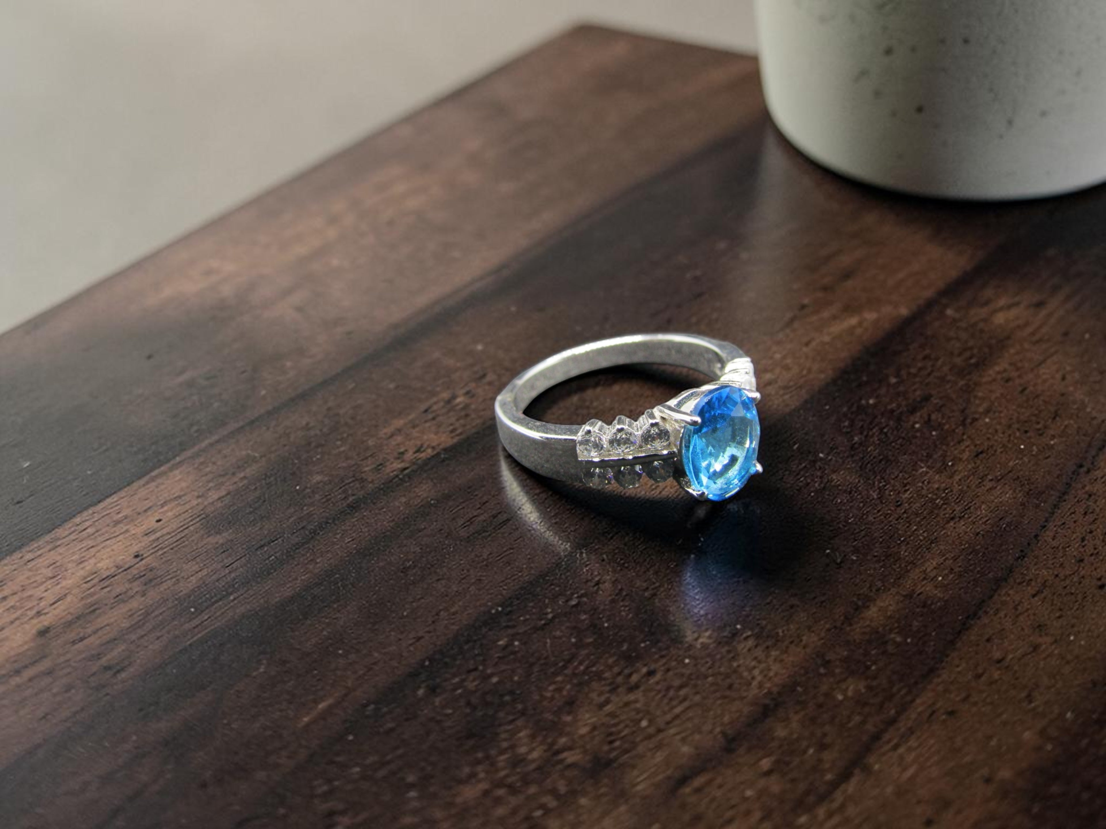 Anillo de Plata de Ley con Aguamarina