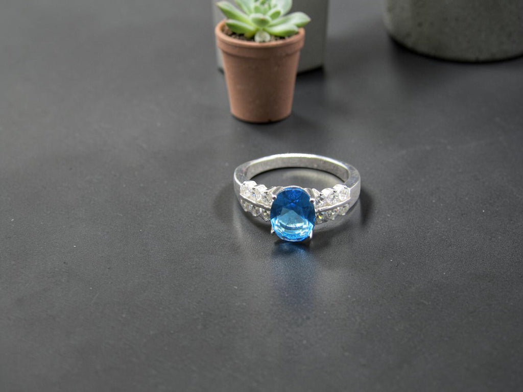 Anillo de Plata de Ley con Aguamarina