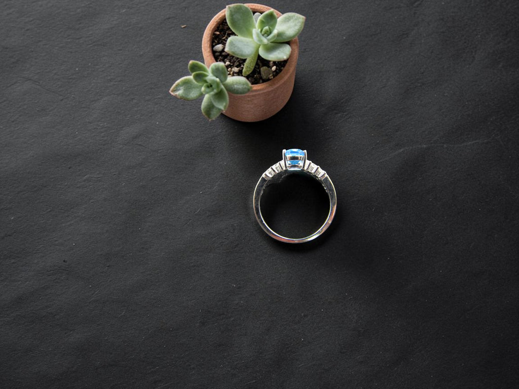 Anillo de Plata de Ley con Aguamarina