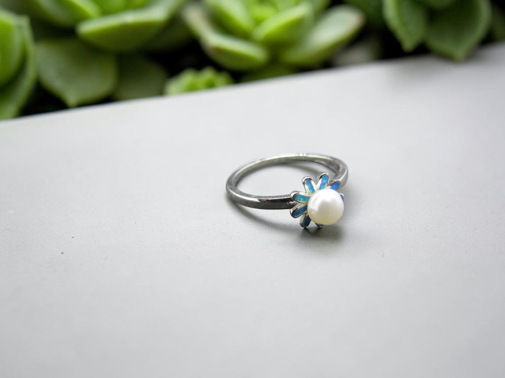 Anillo Flor de Plata con Perla natural y Ópalo Azul