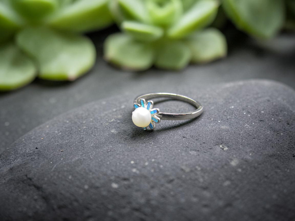 Anillo Flor de Plata con Perla natural y Ópalo Azul