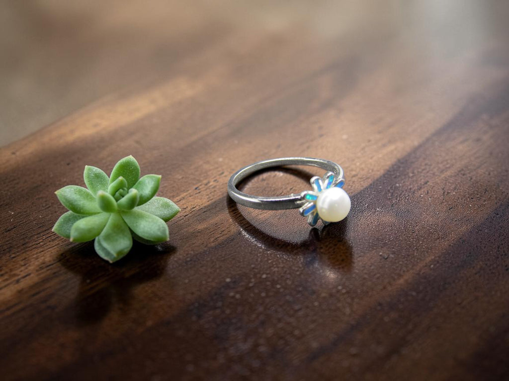 Anillo Flor de Plata con Perla natural y Ópalo Azul