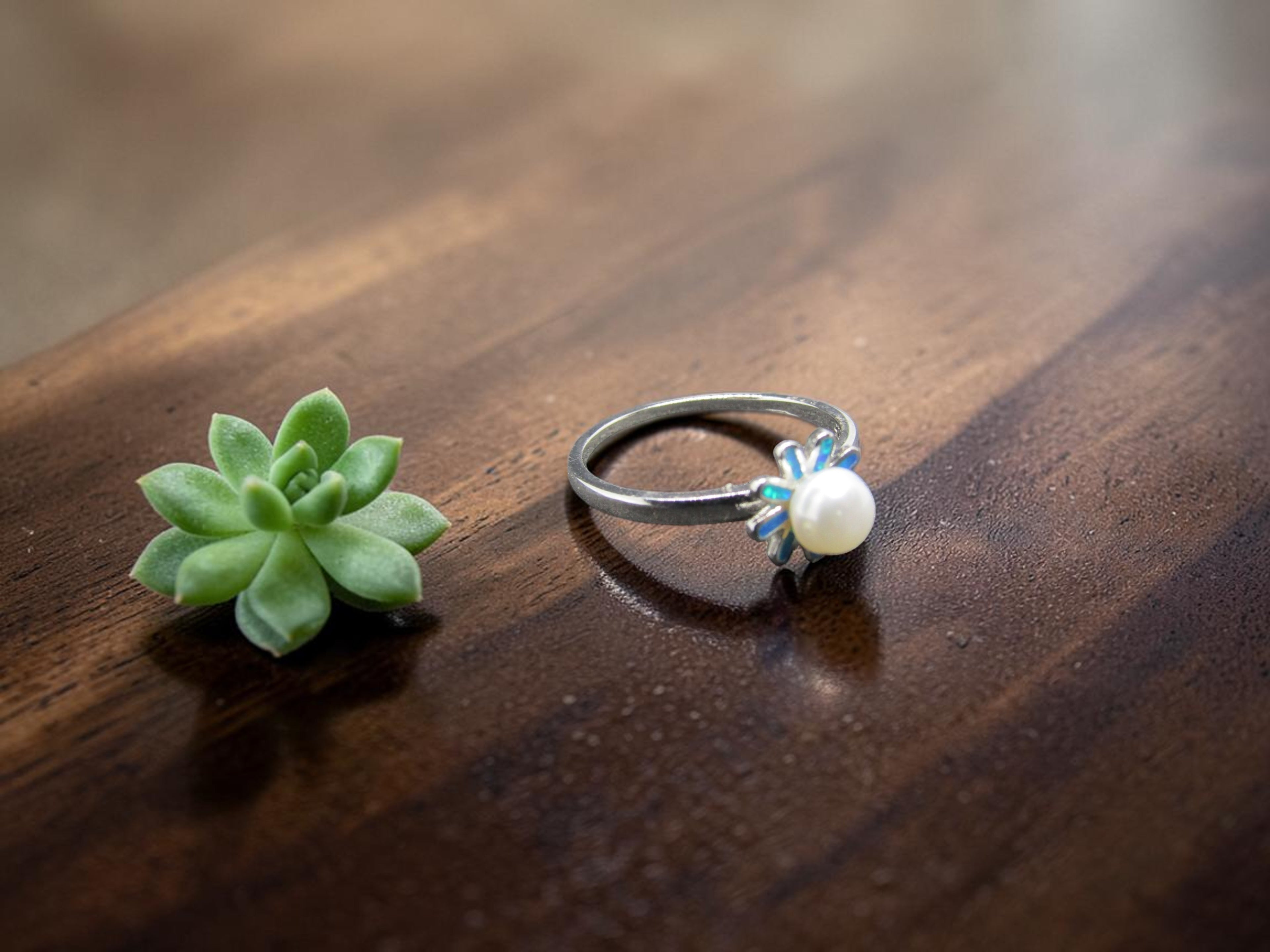 Anillo Flor de Plata con Perla natural y Ópalo Azul