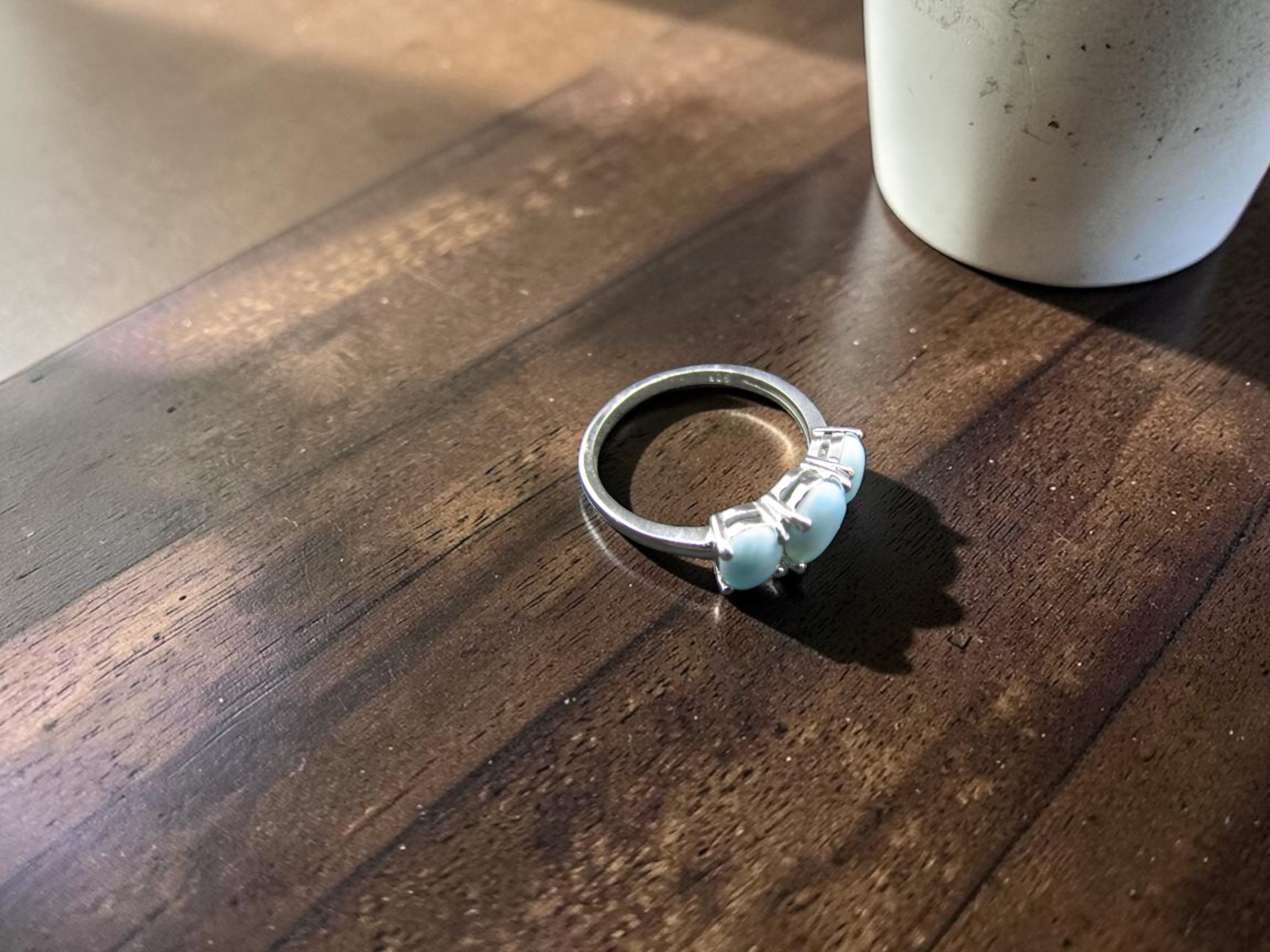 Anillo Trilogy de Plata con Tres Piedras Larimar