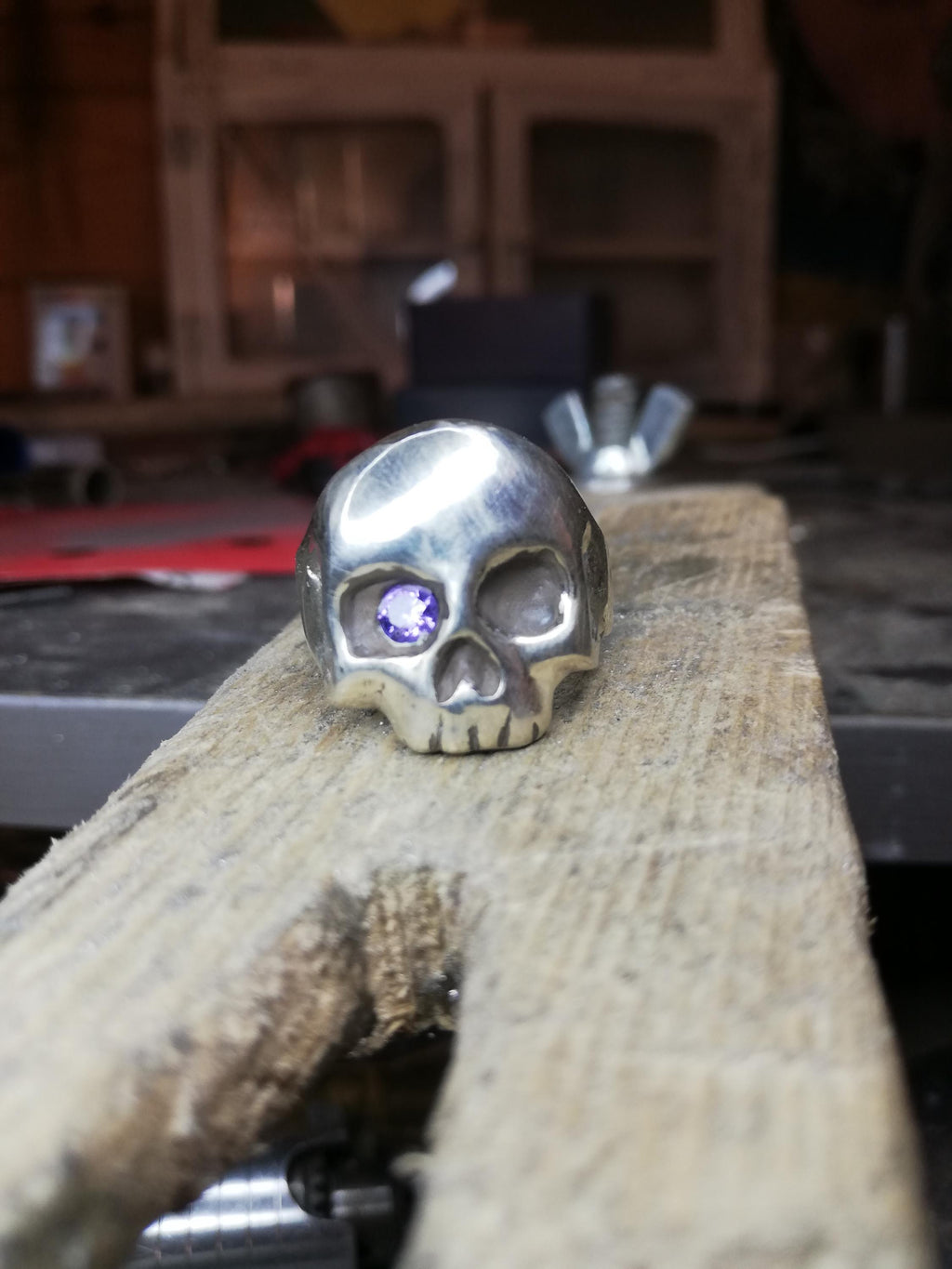 Anillo Calavera Artesanal en Plata de Ley amatista