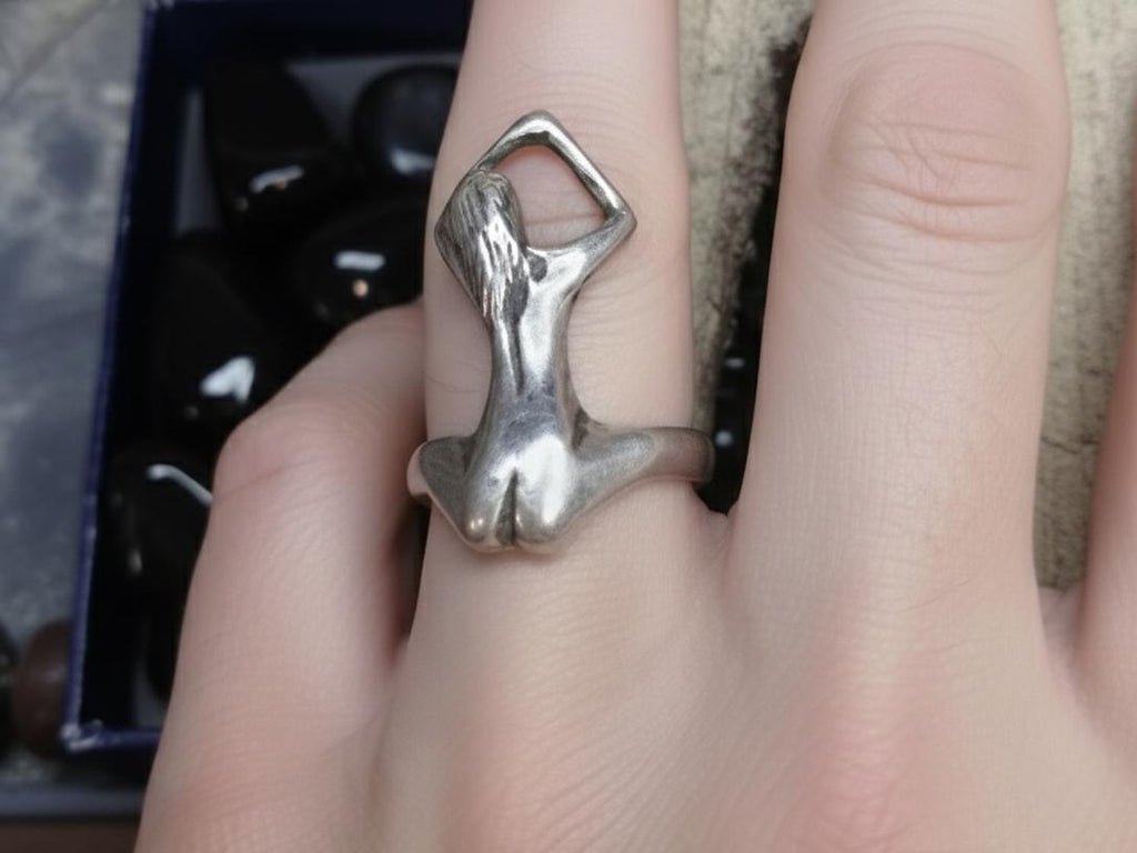 Anillo de Plata Mujer Desnuda